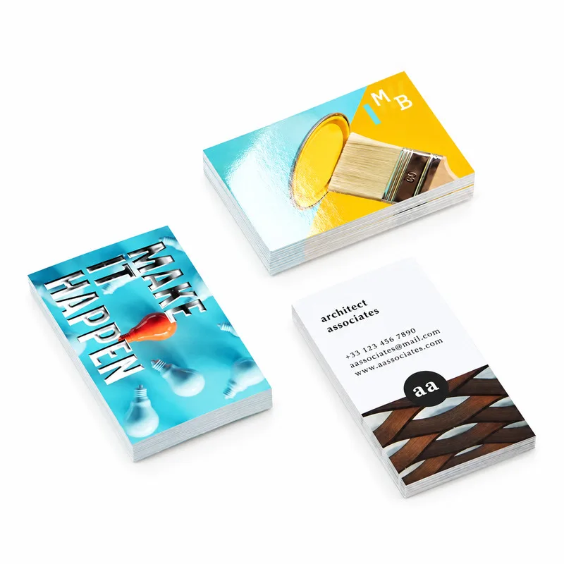 Namecard cán màng bóng bề mặt phản chiếu ánh sáng, ảnh rực màu