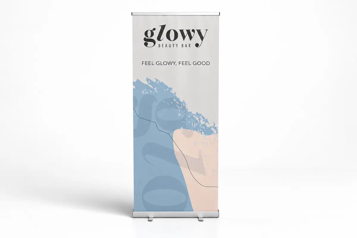 Standee cuốn quảng cáo dịch vụ làm đẹp trên nền trắng