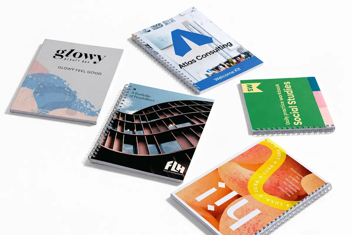 Kiểu đóng catalogue lò xo với bìa nhiều màu xếp cạnh nhau