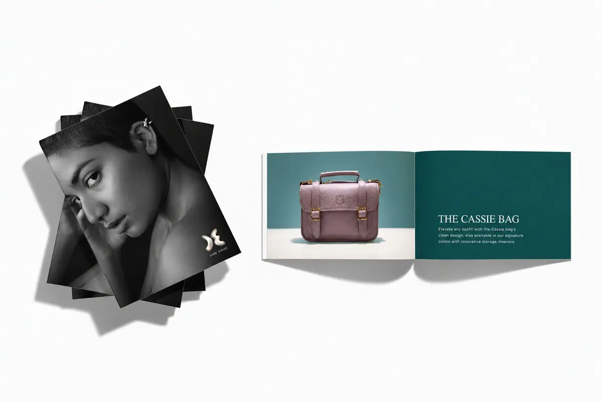 Catalogue thời trang và catalogue túi xách bìa xanh đậm