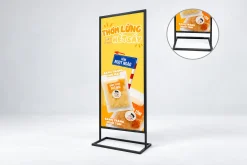 Standee quảng cáo đồ ăn kèm hình phóng to chi tiết chân đế