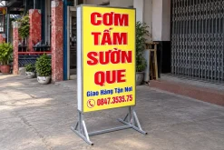 Standee hộp đèn quảng cáo quán cơm tấm