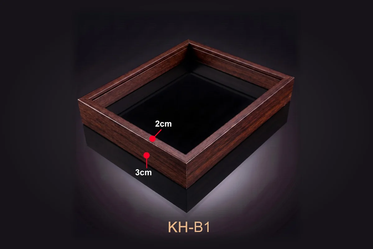 Khung tranh gỗ đỏ mã KH-B1 với thông số mặt cắt minh họa.