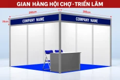 Phối cảnh gian hàng trắng xanh có quầy, ghế và chú thích kích thước 295 cm cùng chiều cao bảng tên 25 cm.