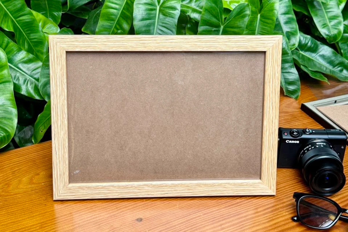 Khung giấy khen màu gỗ sáng chưa lắp giấy